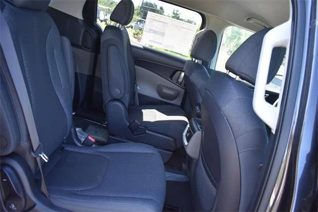 new 2025 Kia Carnival car, priced at $36,570