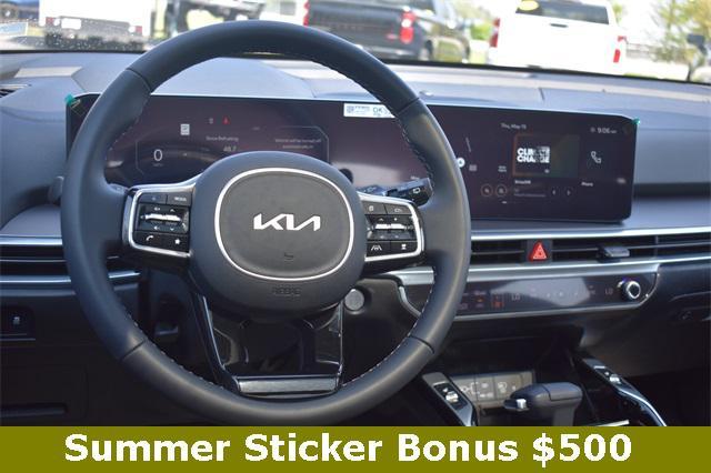 new 2025 Kia Sorento car, priced at $38,295