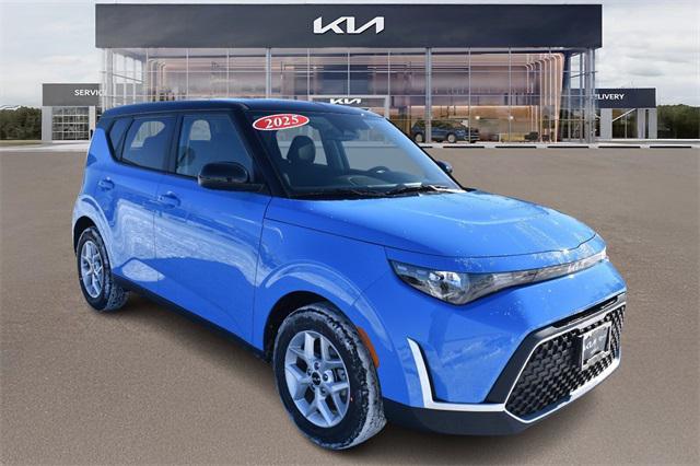 new 2025 Kia Soul car, priced at $23,321