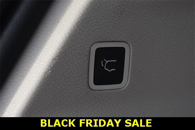 used 2021 Chrysler Pacifica car, priced at $18,858