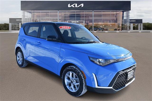 new 2025 Kia Soul car, priced at $23,321