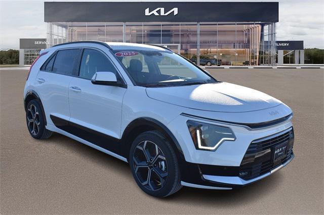 new 2025 Kia Niro car, priced at $35,916