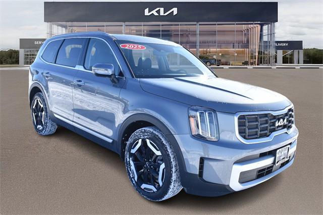 new 2025 Kia Telluride car, priced at $41,336