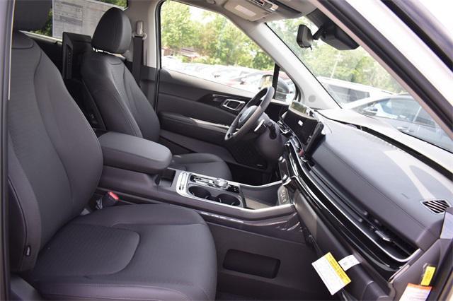new 2025 Kia Carnival Hybrid car, priced at $53,363