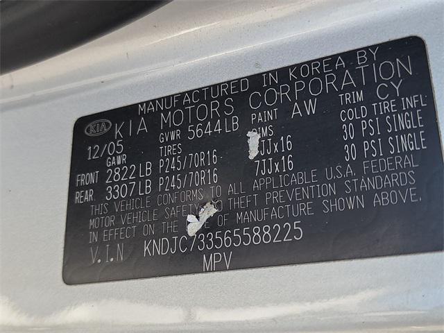 used 2006 Kia Sorento car, priced at $4,980