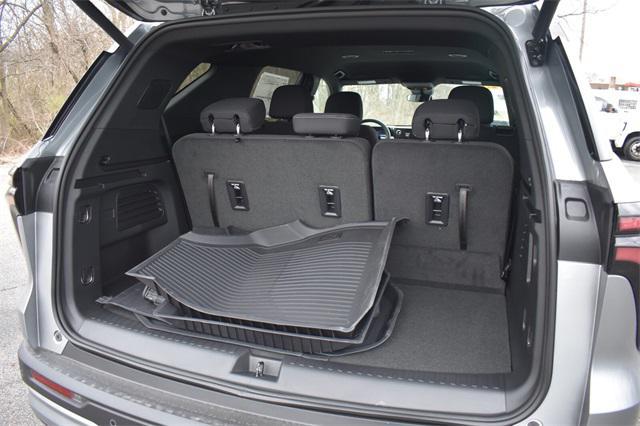 new 2025 Chevrolet Traverse car, priced at $41,097