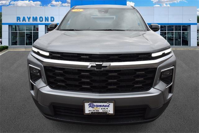 new 2025 Chevrolet Traverse car, priced at $41,097