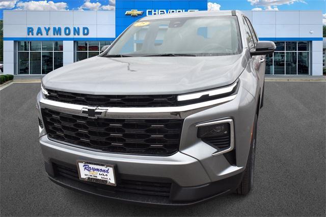 new 2025 Chevrolet Traverse car, priced at $41,097