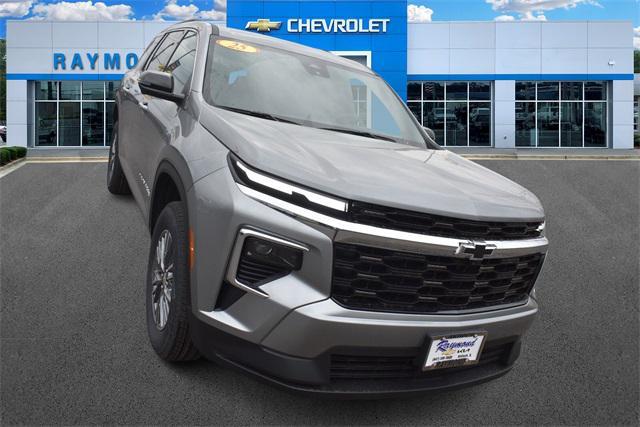 new 2025 Chevrolet Traverse car, priced at $41,097