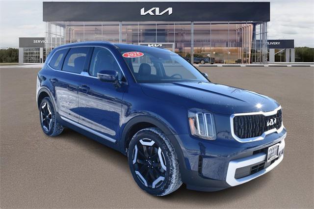 new 2025 Kia Telluride car, priced at $45,070