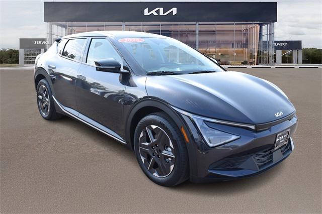 new 2025 Kia EV6 car, priced at $47,073