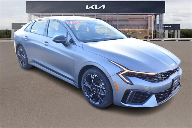 new 2025 Kia K5 car, priced at $30,904