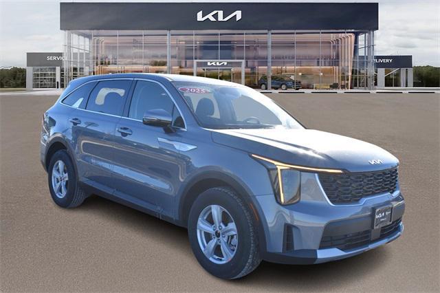 new 2025 Kia Sorento car, priced at $32,314