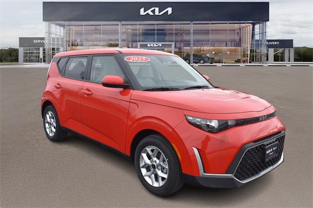 new 2025 Kia Soul car, priced at $21,058