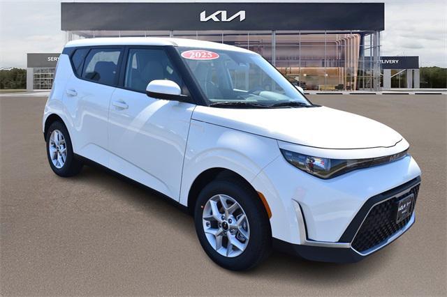 new 2025 Kia Soul car, priced at $22,147