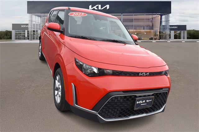 new 2025 Kia Soul car, priced at $22,988