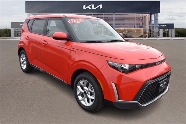 new 2025 Kia Soul car, priced at $22,988