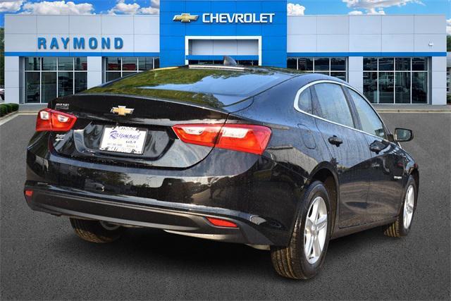 new 2025 Chevrolet Malibu car, priced at $23,570