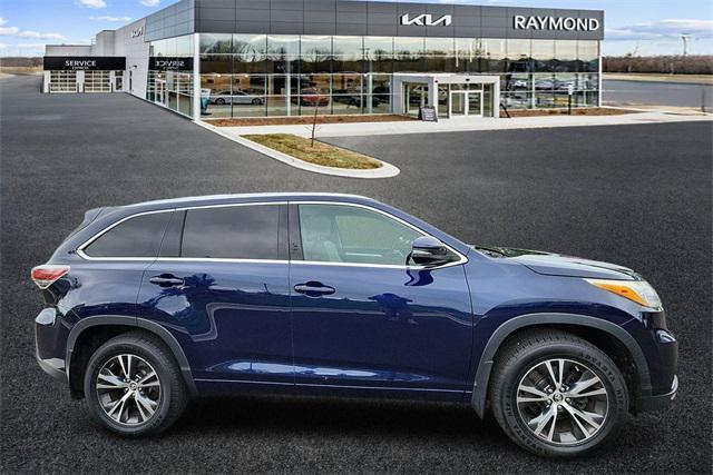 used 2016 Toyota Highlander car, priced at $21,897