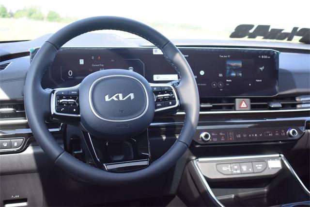 new 2025 Kia Carnival Hybrid car, priced at $51,782
