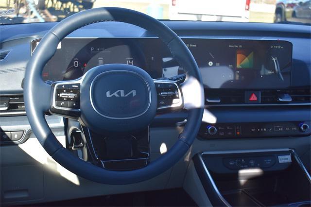 new 2025 Kia Carnival Hybrid car, priced at $44,360