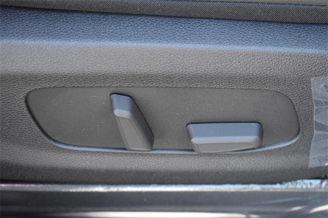 new 2025 Kia Carnival Hybrid car, priced at $54,652