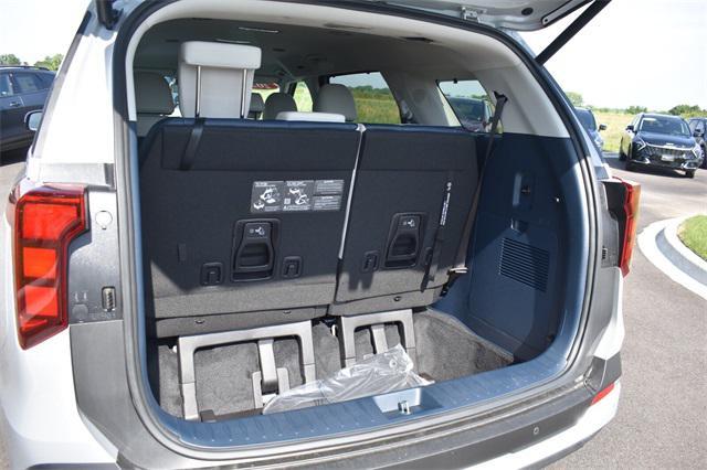 new 2026 Kia Carnival Hybrid car, priced at $45,835