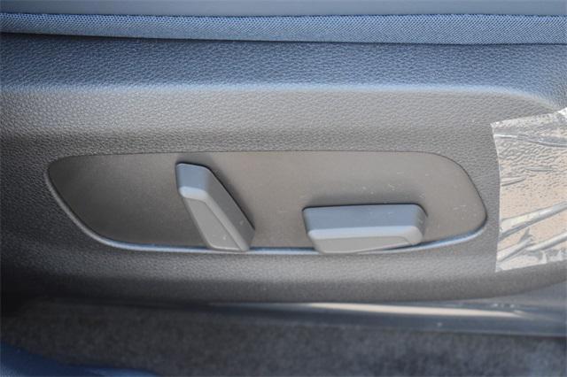 new 2026 Kia Carnival Hybrid car, priced at $45,835