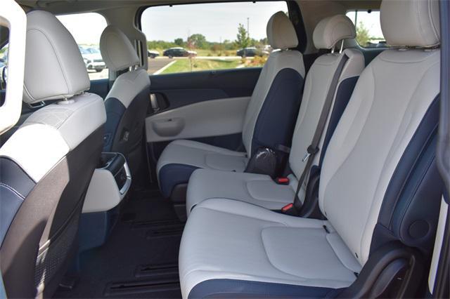 new 2026 Kia Carnival Hybrid car, priced at $45,835