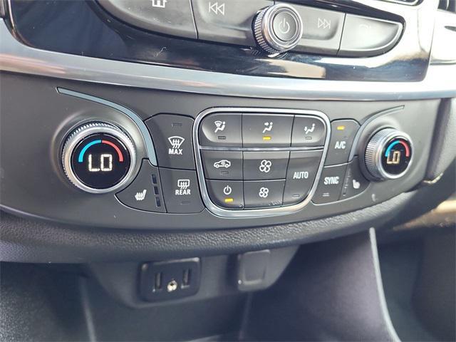 used 2022 Chevrolet Traverse car, priced at $33,482