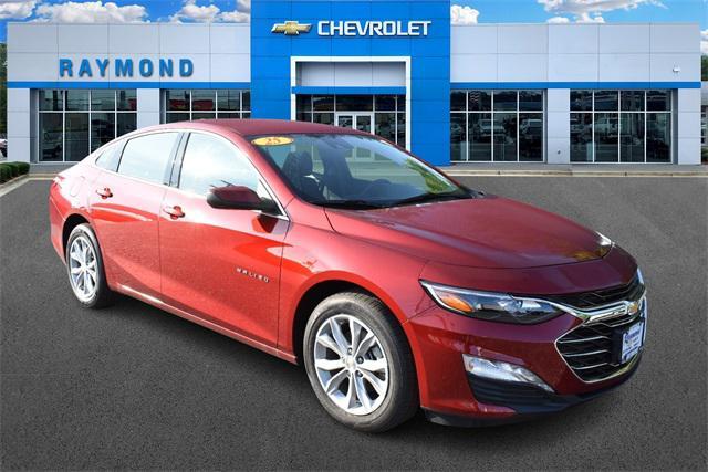 new 2025 Chevrolet Malibu car, priced at $27,817