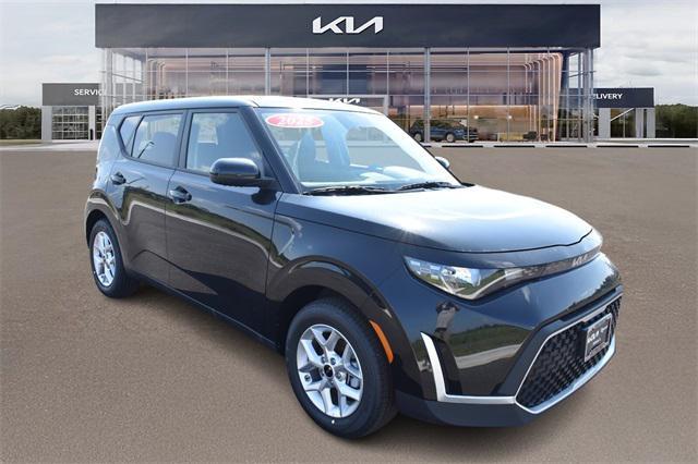 new 2025 Kia Soul car, priced at $22,147