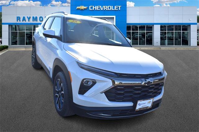 new 2025 Chevrolet TrailBlazer car, priced at $32,810