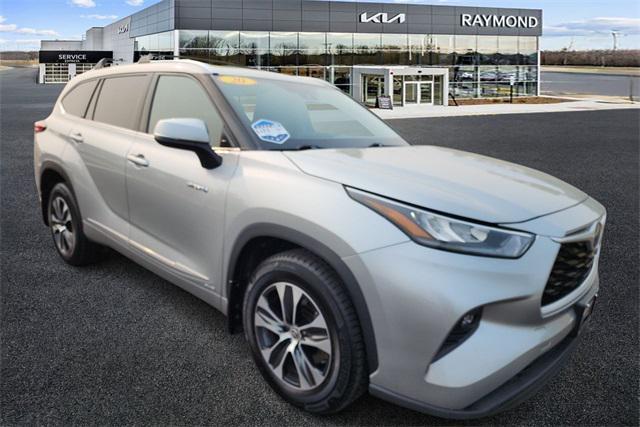 used 2020 Toyota Highlander Hybrid car, priced at $30,967