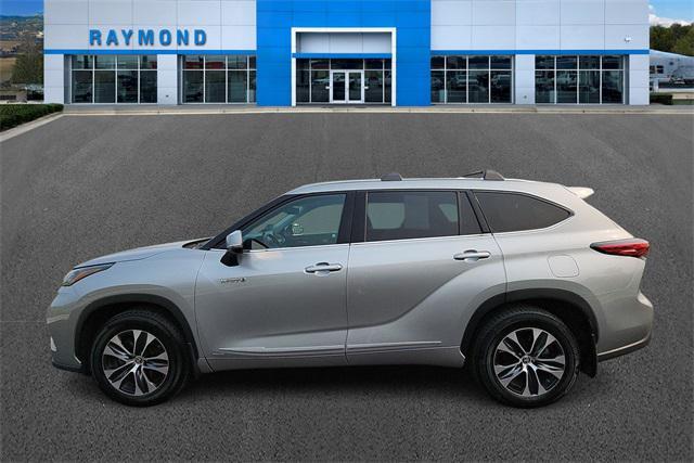 used 2020 Toyota Highlander Hybrid car, priced at $31,206
