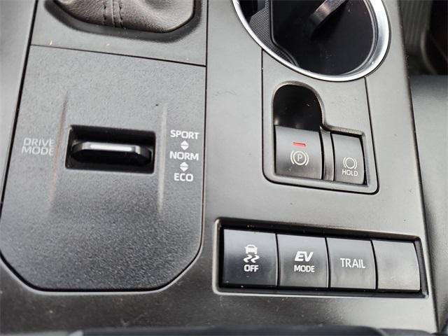 used 2020 Toyota Highlander Hybrid car, priced at $31,206