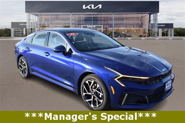 new 2025 Kia K5 car, priced at $33,283