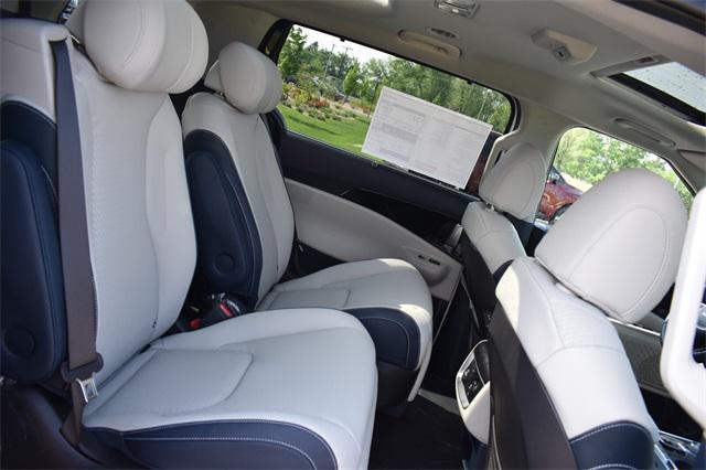 new 2025 Kia Carnival Hybrid car, priced at $51,825