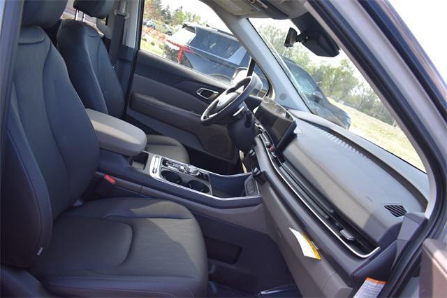 new 2025 Kia Carnival Hybrid car, priced at $47,375