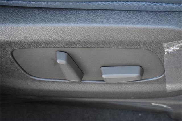 new 2025 Kia Carnival Hybrid car, priced at $54,579