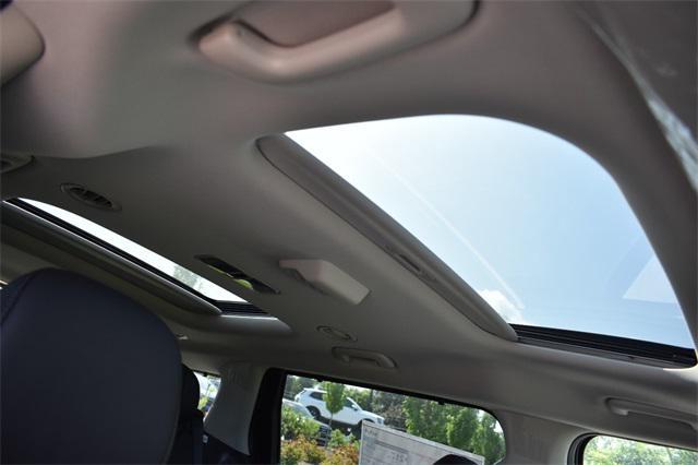 new 2025 Kia Carnival car, priced at $52,400