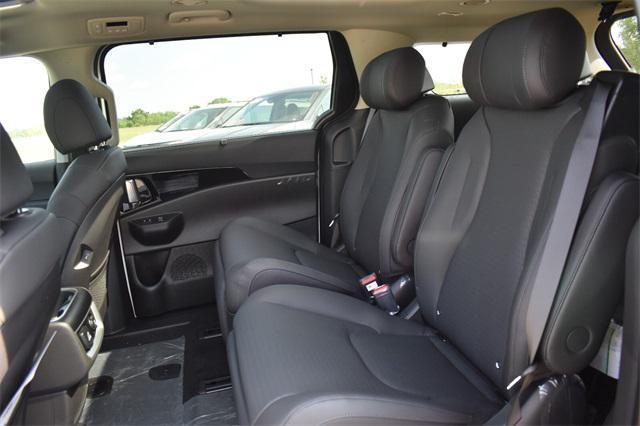 new 2025 Kia Carnival car, priced at $52,400