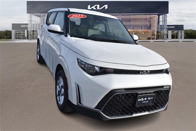 new 2025 Kia Soul car, priced at $21,391