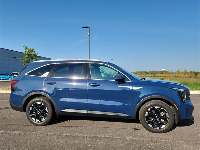 used 2024 Kia Sorento car, priced at $28,696