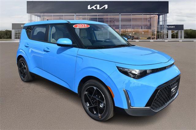 new 2025 Kia Soul car, priced at $25,866