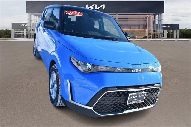 new 2025 Kia Soul car, priced at $20,998