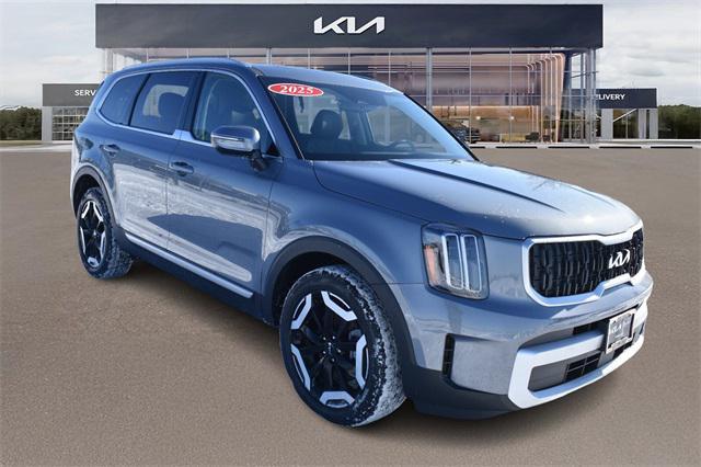 new 2025 Kia Telluride car, priced at $44,593