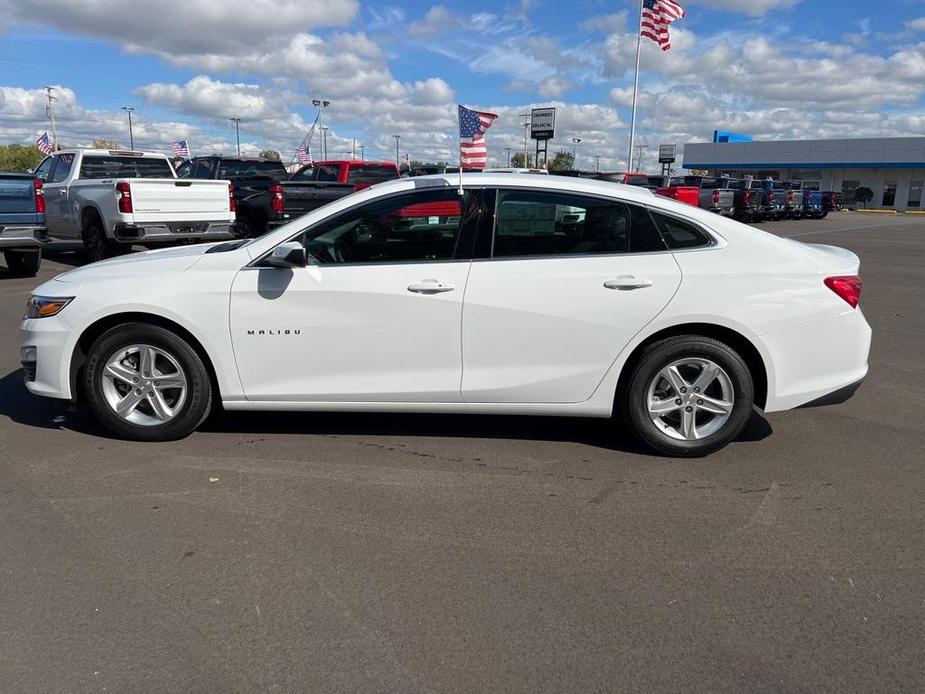 new 2024 Chevrolet Malibu car, priced at $23,310