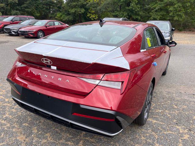 new 2025 Hyundai Elantra car, priced at $26,023