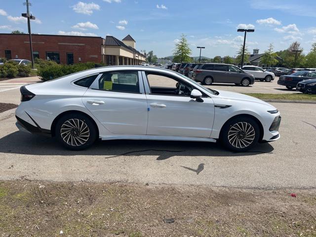 new 2024 Hyundai Sonata Hybrid car, priced at $38,541